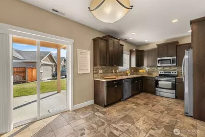 2015 Woodridge Street, Wenatchee, WA 98801 - Photo 5