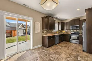 2015 Woodridge St, Wenatchee, WA 98801 - Photo 5