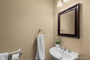 2015 Woodridge St, Wenatchee, WA 98801 - Photo 11