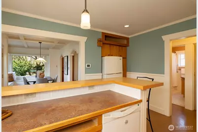 2332 45th Avenue SW, Seattle, WA 98116 - Photo 11