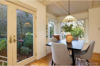 2332 45th Avenue SW, Seattle, WA 98116 - Photo 9