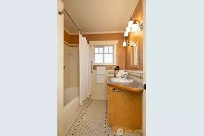 2332 45th Avenue SW, Seattle, WA 98116 - Photo 17
