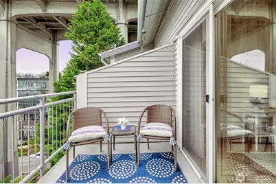 909 N 35th Street #402, Seattle, WA 98103 - Photo 21