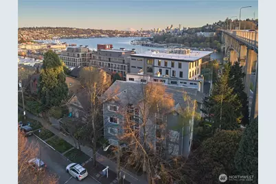 909 N 35th Street #402, Seattle, WA 98103 - Photo 1