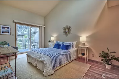 909 N 35th Street #402, Seattle, WA 98103 - Photo 15