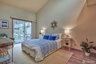 909 N 35th St, Seattle, WA 98103 - Photo 15