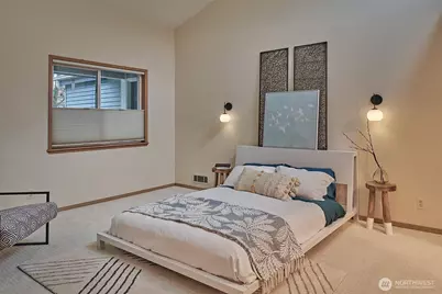 909 N 35th Street #402, Seattle, WA 98103 - Photo 15