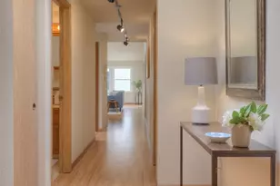 909 N 35th St, Seattle, WA 98103 - Photo 3