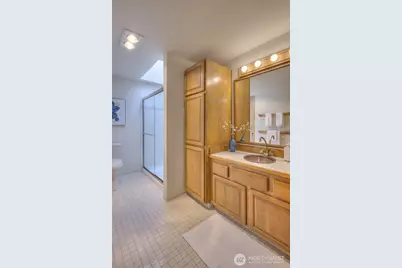 909 N 35th Street #402, Seattle, WA 98103 - Photo 27