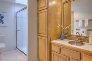 909 N 35th St, Seattle, WA 98103 - Photo 27