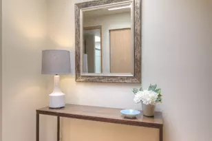 909 N 35th St, Seattle, WA 98103 - Photo 3