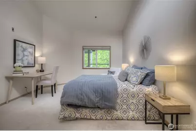 909 N 35th Street #402, Seattle, WA 98103 - Photo 25