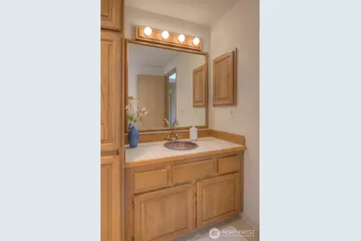 909 N 35th Street #402, Seattle, WA 98103 - Photo 19