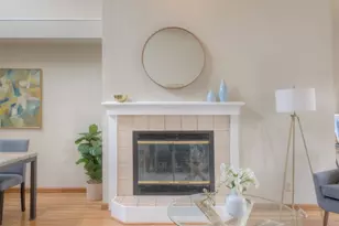 909 N 35th St, Seattle, WA 98103 - Photo 7