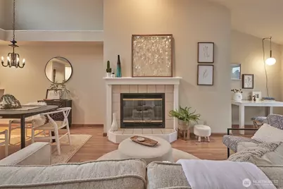 909 N 35th Street #402, Seattle, WA 98103 - Photo 1