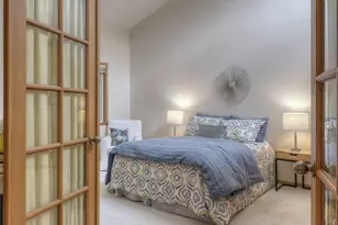 909 N 35th St, Seattle, WA 98103 - Photo 23