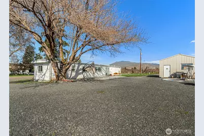 420 30th Street NW, East Wenatchee, WA 98802 - Photo 5