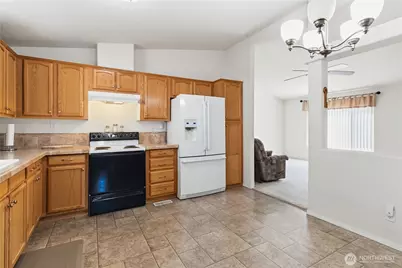 1002 Burcham Street, Kelso, WA 98626 - Photo 9