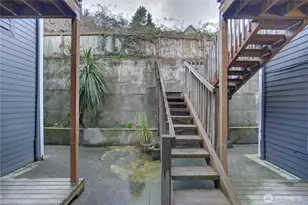 310 Aloha St, Seattle, WA 98109 - Photo 11