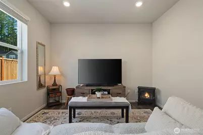 6501 Langley Avenue NE, Bremerton, WA 98311 - Photo 9