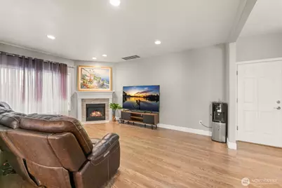 4218 NE 9th Cir, Renton, WA 98059 - Photo 7