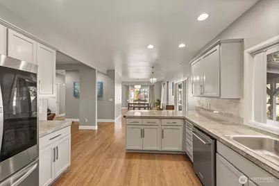 4218 NE 9th Cir, Renton, WA 98059 - Photo 5