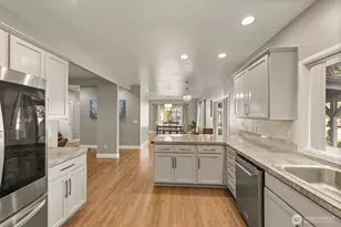 4218 NE 9th Cir, Renton, WA 98059 - Photo 5