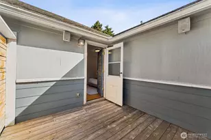 8424 East Side Dr NE, Tacoma, WA 98422 - Photo 23