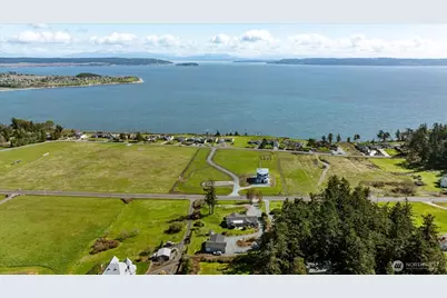 1387 Scenic Heights Road, Oak Harbor, WA 98277 - Photo 3