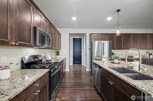 207 Fielding St NE, Orting, WA 98360 - Photo 9