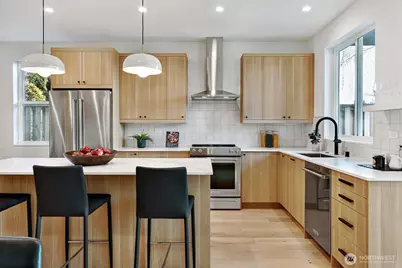 8810 41st Avenue SW, Seattle, WA 98136 - Photo 7