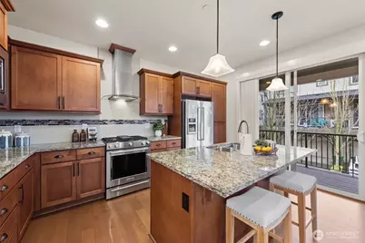 1321 Greenwich Walk NE, Issaquah, WA 98029 - Photo 9