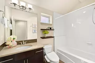 3431 Meridian Ave N, Seattle, WA 98103 - Photo 15