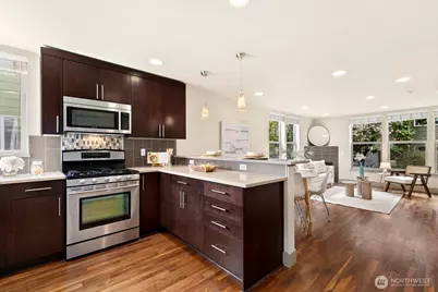 3431 Meridian Avenue N, Seattle, WA 98103 - Photo 7