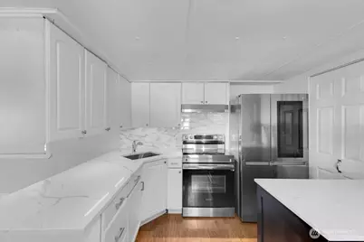 7614 NE Bothell Wy #11, Kenmore, WA 98028 - Photo 13