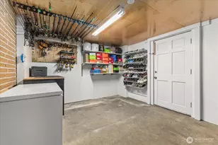 707 E James St, Kent, WA 98031 - Photo 17