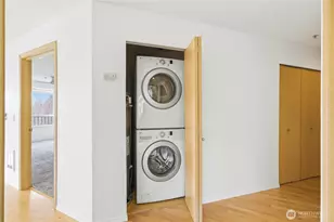 424 N 85th St, Seattle, WA 98103 - Photo 17