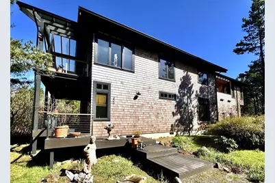 306 6th Street NW, Long Beach, WA 98631 - Photo 1