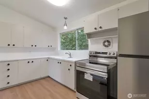 15269 Densmore Ave N, Shoreline, WA 98133 - Photo 5