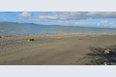303 Arrowhead Point Lane, Camano Island, WA 98282 - Photo 37