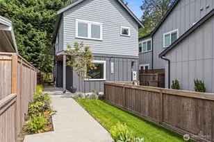 13010 NE 113th St, Kirkland, WA 98033 - Photo 1
