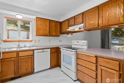 1621 Tullis Street NE, Olympia, WA 98506 - Photo 11