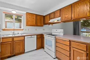 1621 Tullis St NE, Olympia, WA 98506 - Photo 11