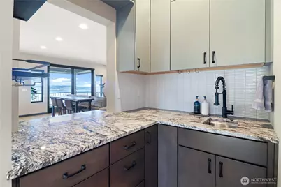 25641 Marine View Drive S, Des Moines, WA 98198 - Photo 15