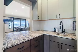 25641 Marine View Dr S, Des Moines, WA 98198 - Photo 15