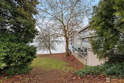 1810 43rd Avenue E #301, Seattle, WA 98112 - Photo 5