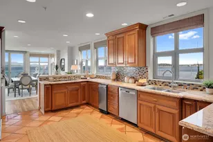 1374 Alki Ave SW, Seattle, WA 98116 - Photo 9