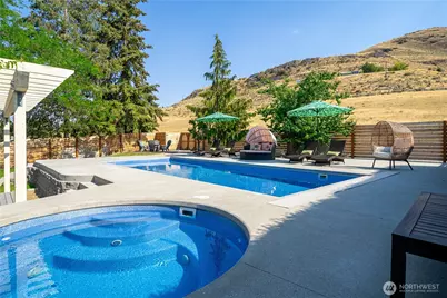 621 Mountain View Dr, Chelan, WA 98816 - Photo 5