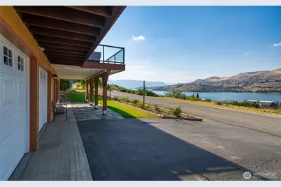 621 Mountain View Dr, Chelan, WA 98816 - Photo 33