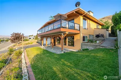 621 Mountain View Dr, Chelan, WA 98816 - Photo 11
